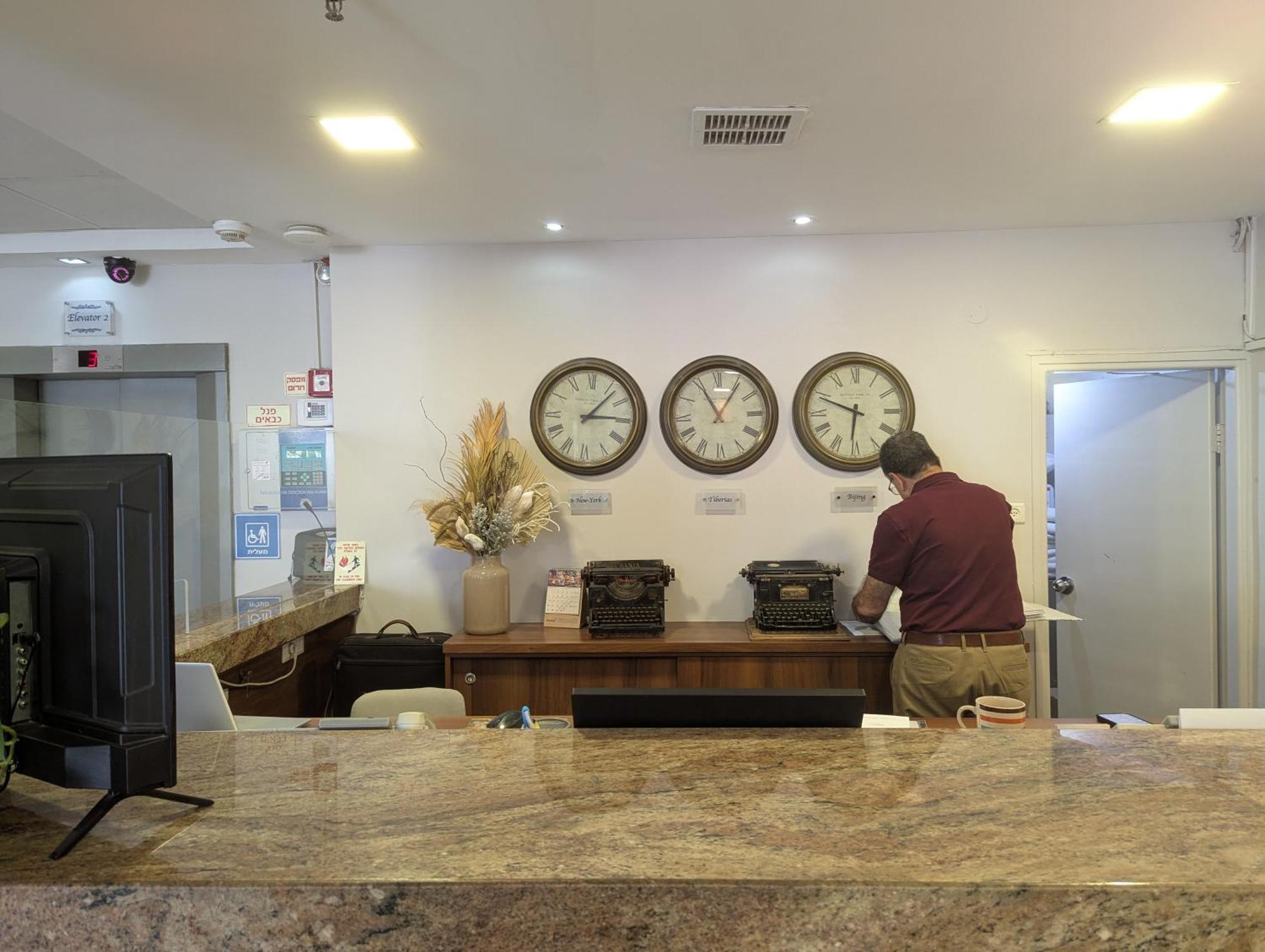Astoria Galilee Hotel Tiberias Exteriör bild